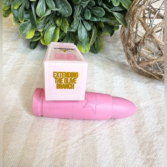 Jeffree Star Velvet Trap Matte Lipstick in Extending The Olive Branch NIB - Picture 7 of 7